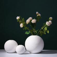 Load image into Gallery viewer, Screw thread Vase - White, 11.5 cm

